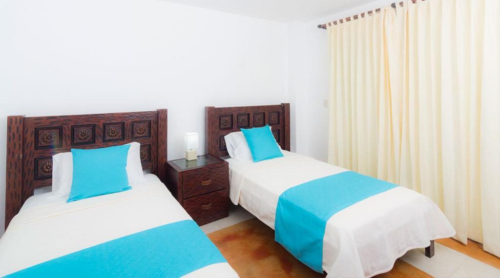 Cormorant Beach House Bed & Breakfast Puerto Villamil Ruang foto