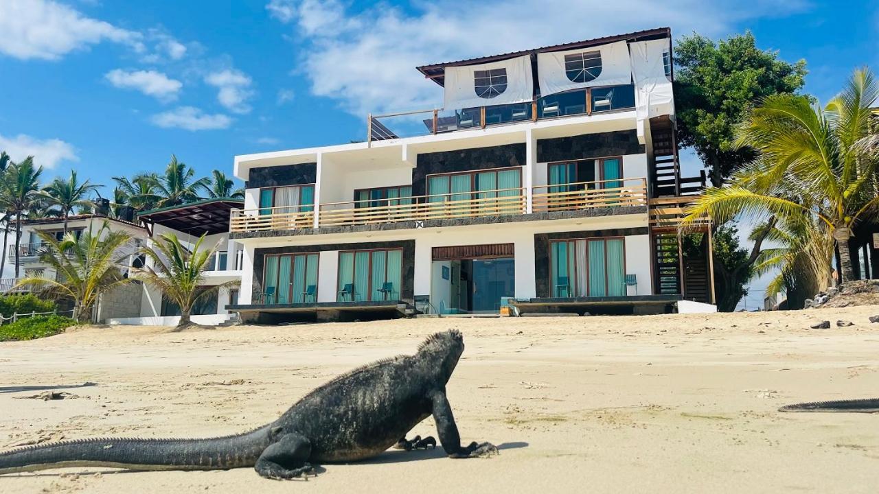 Cormorant Beach House Bed & Breakfast Puerto Villamil Bagian luar foto